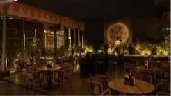 Nightlife & Cafes: